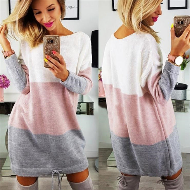 Vestido de tejido premium de algodón con diseño urbano y colores rosa, blanco y gris.