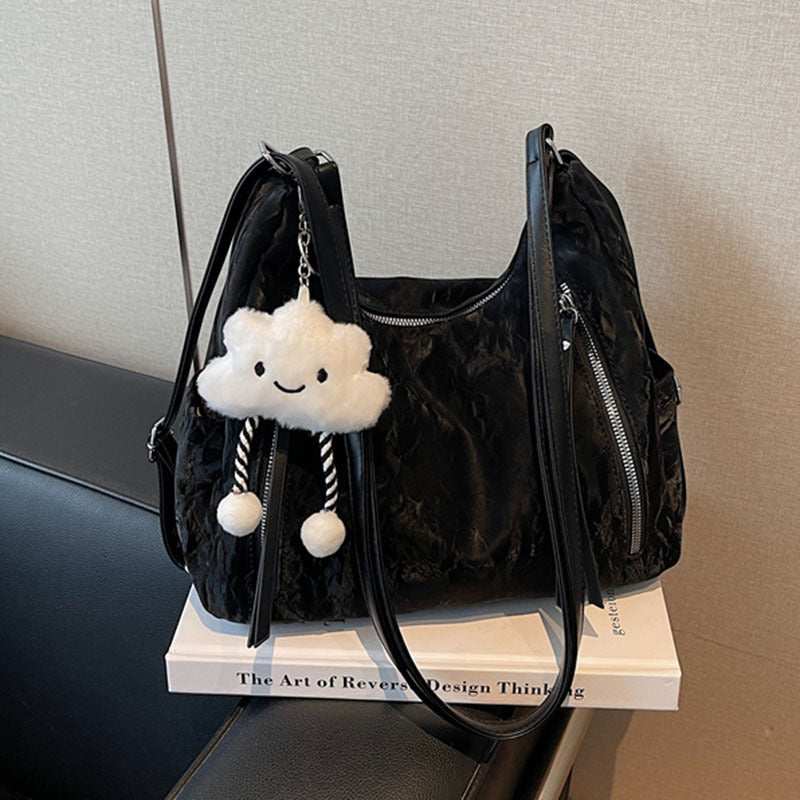 Scopri la collezione "Cotton Clouds": la tua compagna perfetta per ogni giorno.